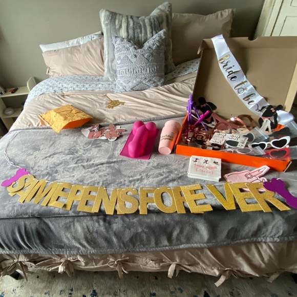 Bachelorette Decoration Bundle! - Picture 6 of 13